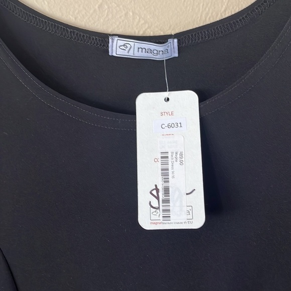 NWT Magna Fit and Flare Black Dress Size 14/16 Knit Fabric - Picture 5 of 12